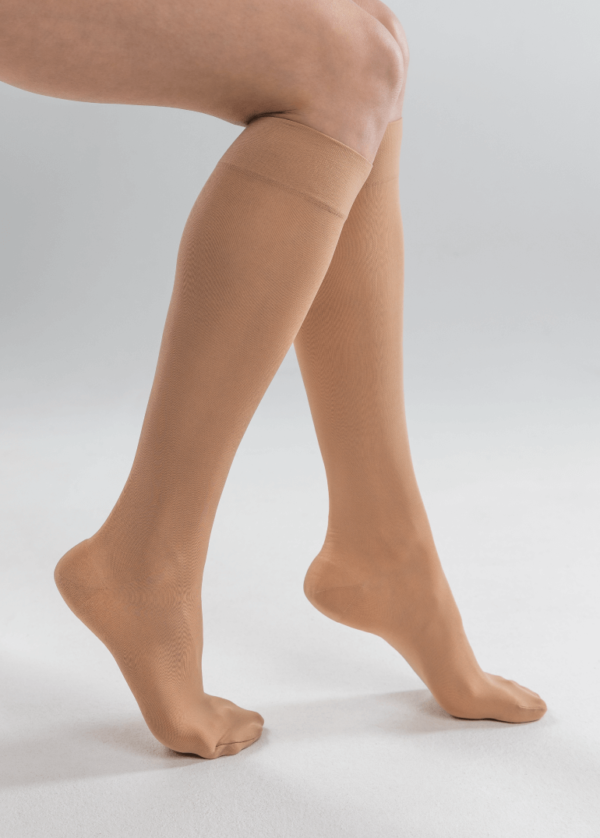 Medical compression knee-high socks TRAVEL with reinforced heel (m-ad202)