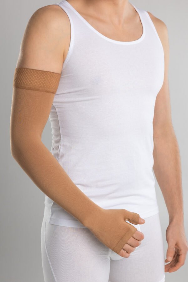 Medicīniskā kompresijas piedurkne ar plaukstas daļu (modelis CG 502) - Image 3